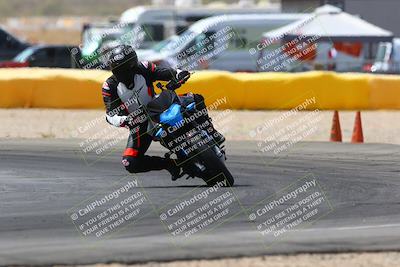 media/Apr-10-2022-SoCal Trackdays (Sun) [[f104b12566]]/Turn 2 (1135am)/